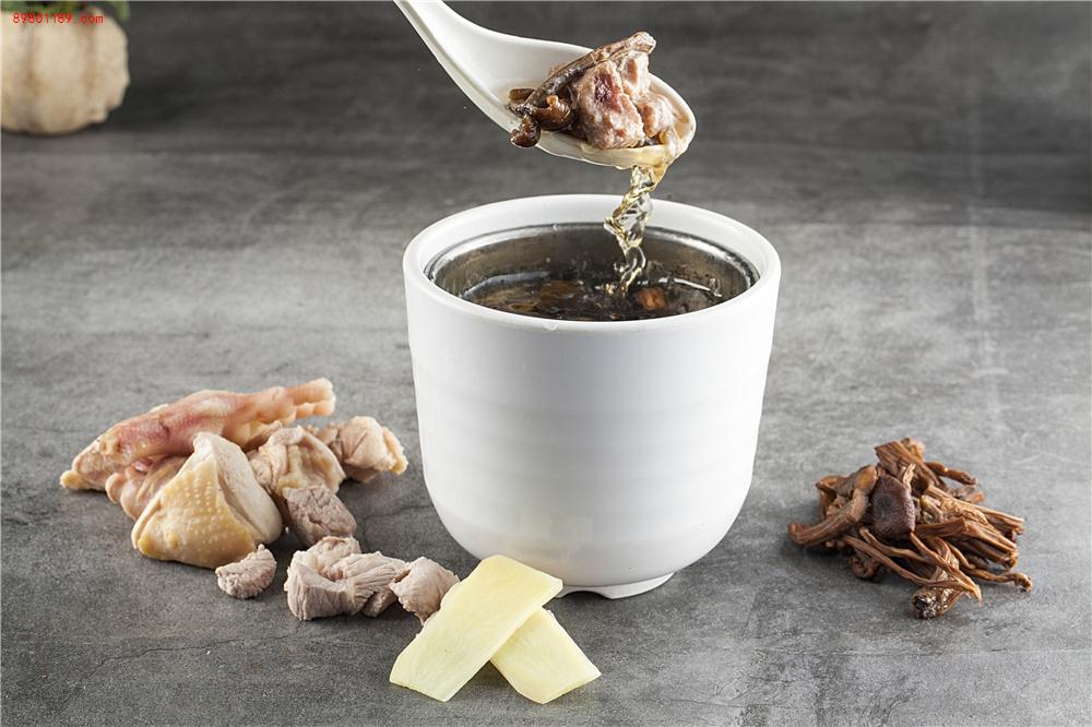 茶树菇土鸡汤